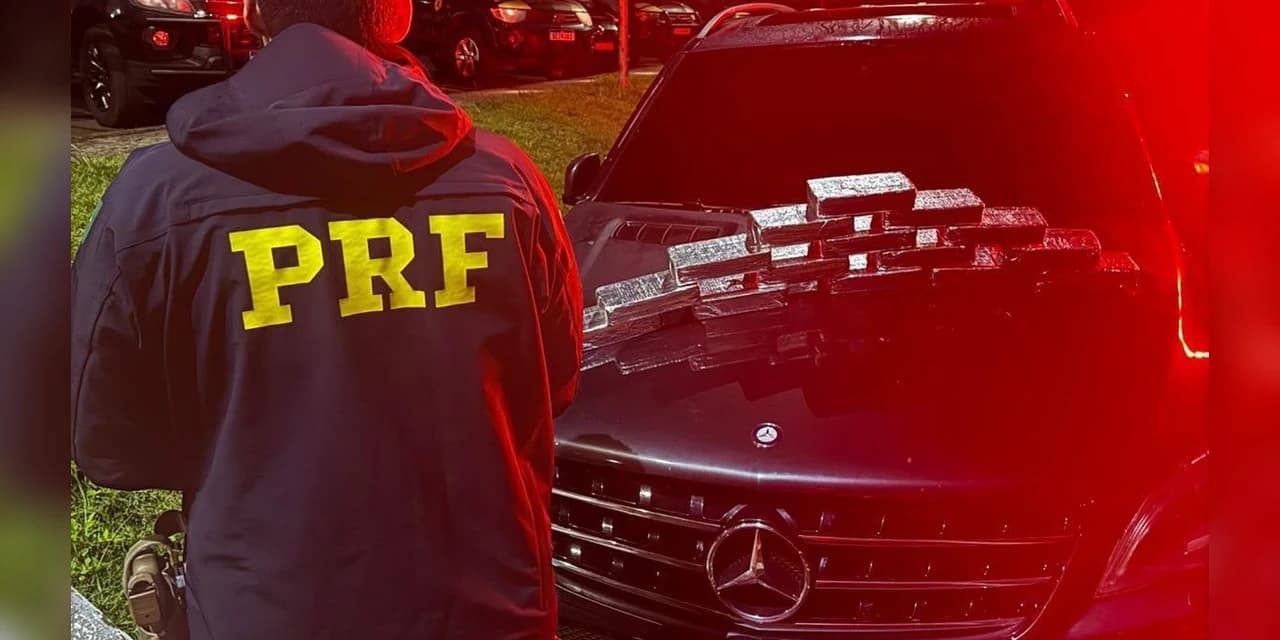 PRF apreende 16 kg de crack em fundo falso de veículo paraguaio na região de fronteira do Paraná