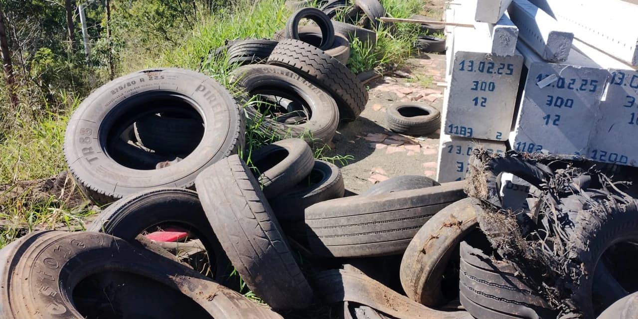 Polícia Ambiental autua estabelecimento por descarte irregular de pneus após denúncia em Ortigueira