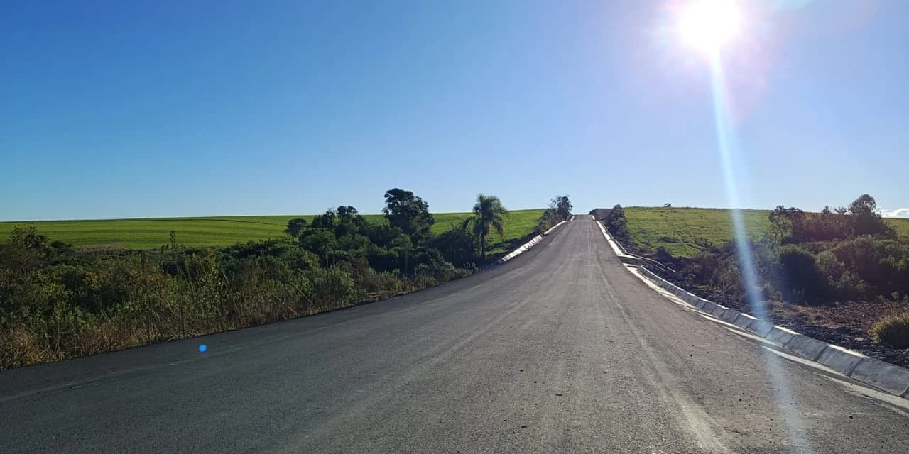 Obra de pavimentação de nova rodovia em Rebouças chega a 51% de execução