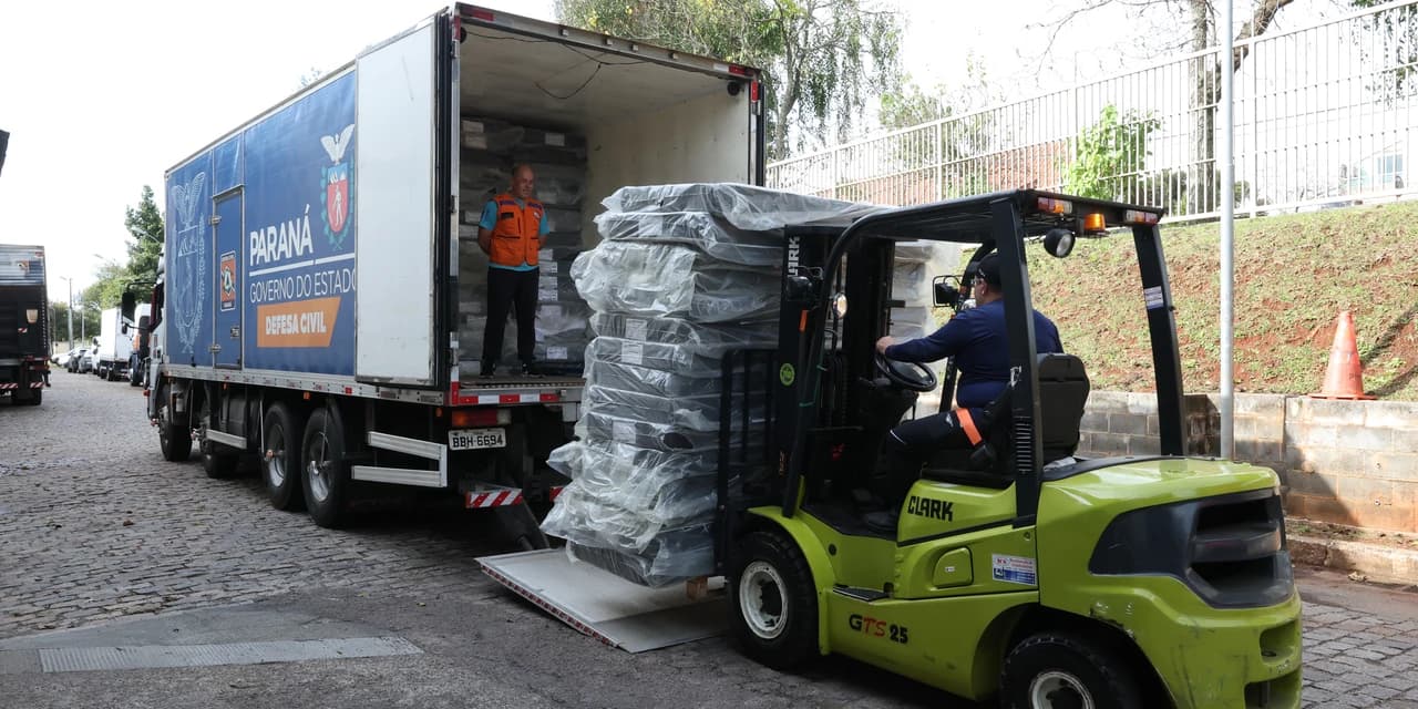 Defesa Civil Estadual envia ajuda humanitária para vítimas da chuva de granizo em Turvo