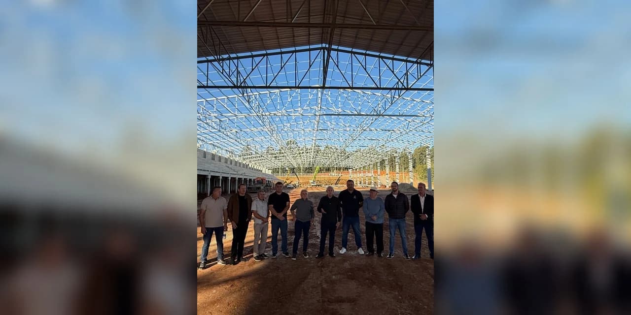 Traiano visita as obras da Arena Multiuso em Prudentópolis