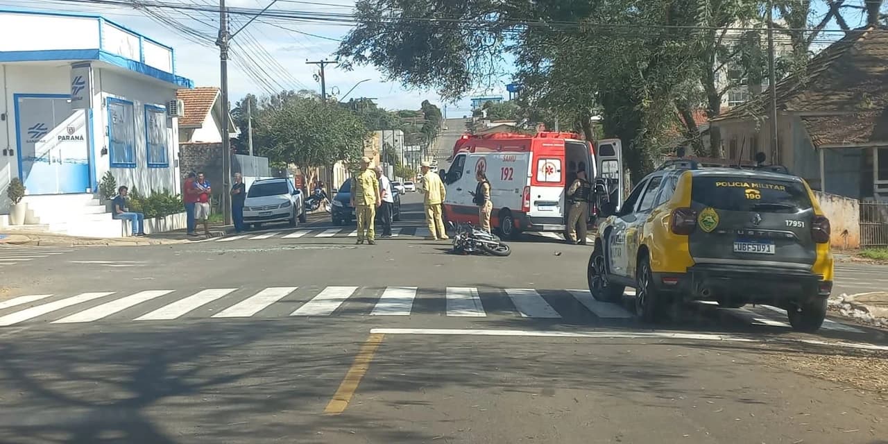Acidente entre moto e veículo foi registrado na área central de Prudentópolis
