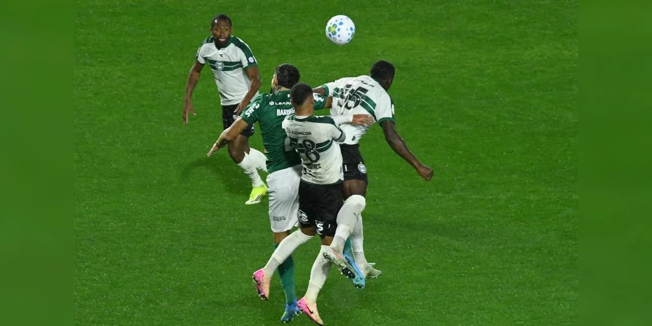 No Couto, Coritiba perde para o Palmeiras na retomada do Brasileirão
