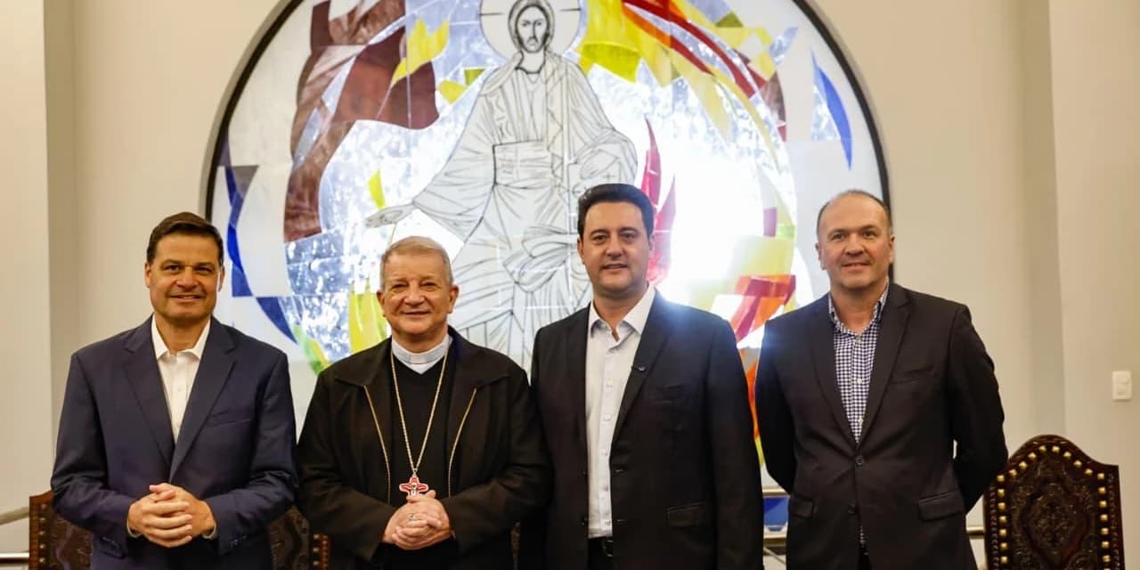 Sandro Alex participa de missa em Aparecida e reforça diálogo com lideranças religiosas
