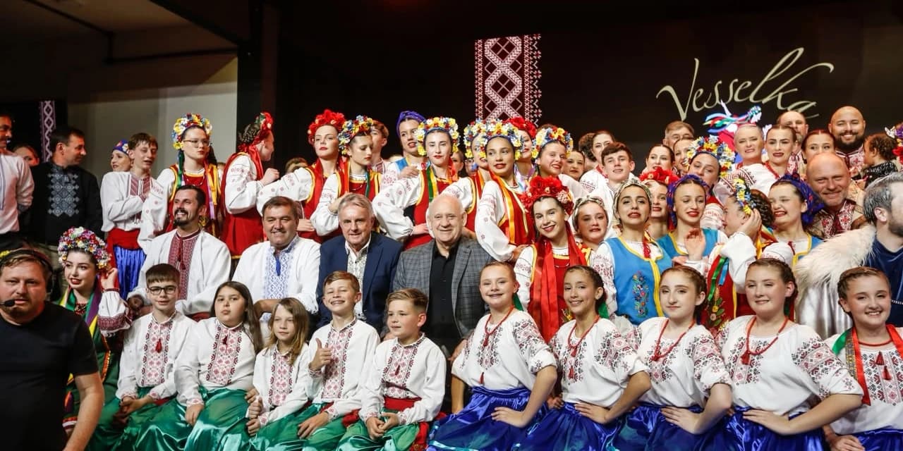 Traiano prestigia Noite Ucraniana e destaca potencial turístico e cultural de Prudentópolis