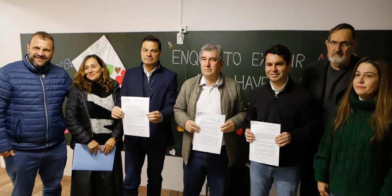 Sandro Alex firma compromisso com as APAEs para continuidade dos investimentos