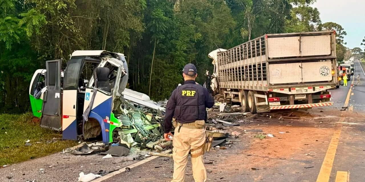 PRF confirma a morte de 21 adultos e duas crianças no acidente envolvendo ônibus da Saúde de Imbituva