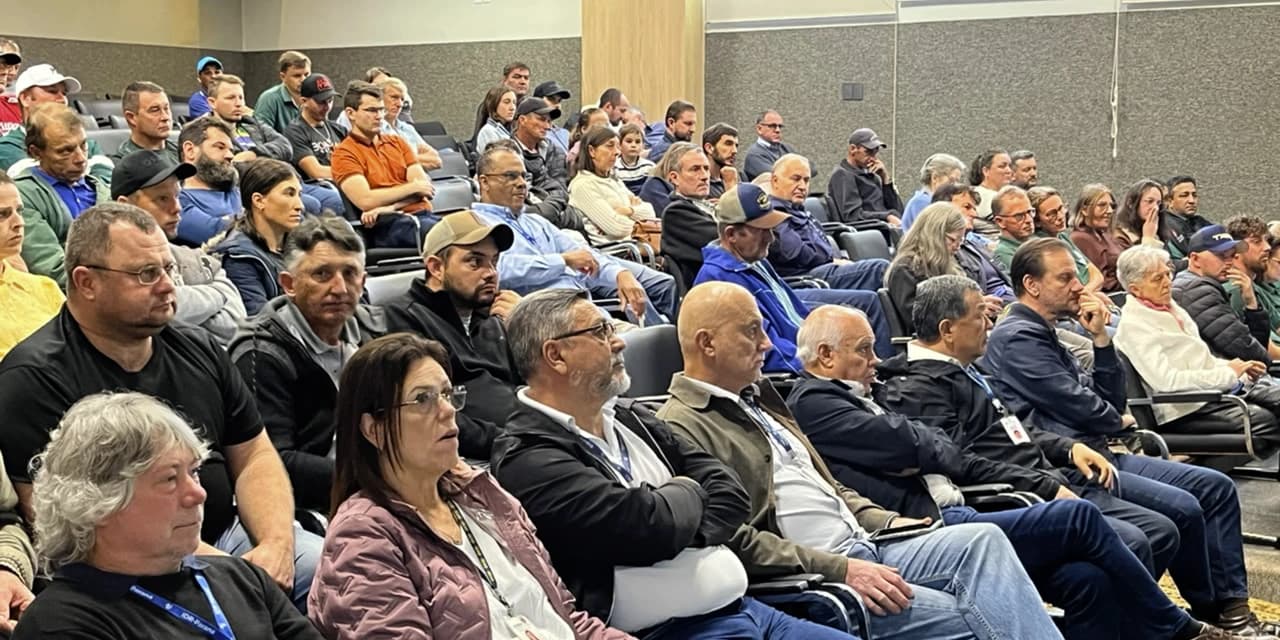 Em Prudentópolis produtores rurais participam de encontro sobre alternativas de produção e comercialização