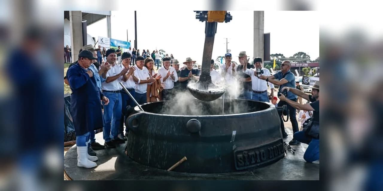 Governador Ratinho Junior prestigia a XV FENAFEP e destaca o trabalho dos agricultores no município