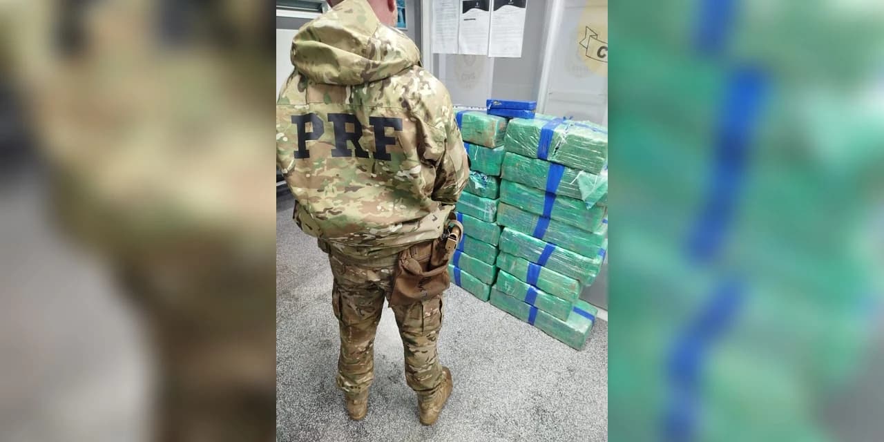 PRF apreende 306 kg de maconha após perseguição em Campo Largo