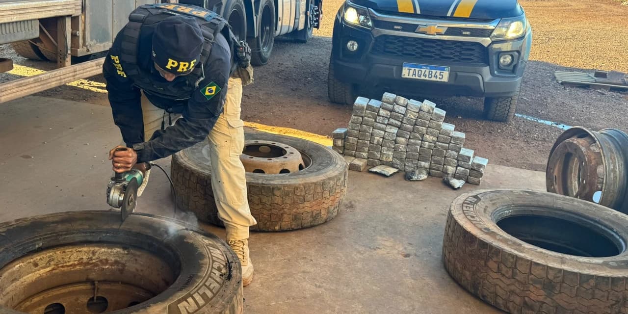 PRF localiza mais de 150 kg maconha escondidos em estepes de carreta em Terra Roxa