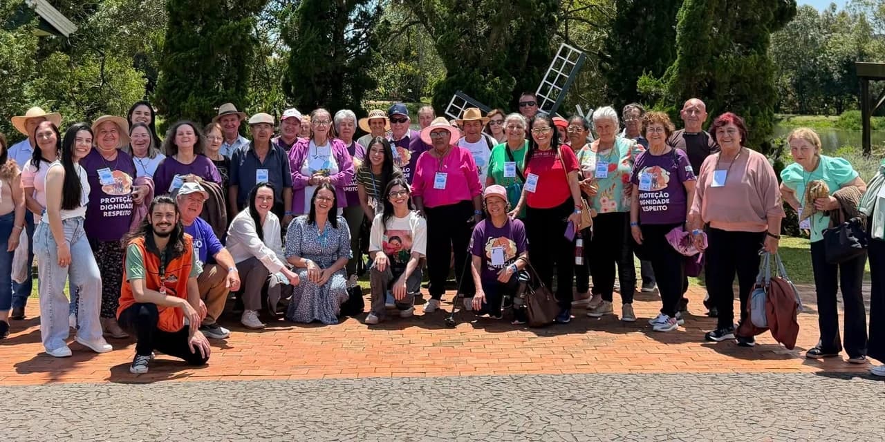 Pessoas Idosas de Prudentópolis visitam Carambeí pelo Programa Viaja Mais 60