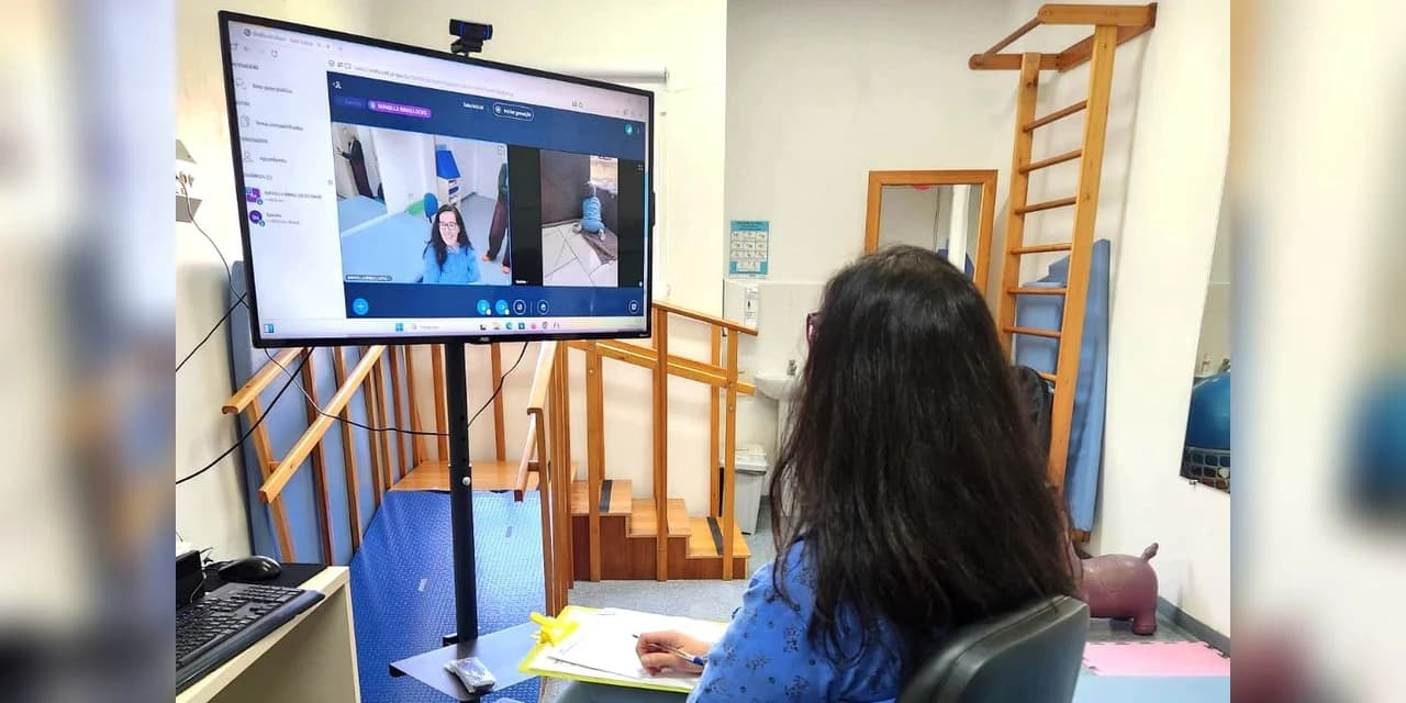 Hospital Waldemar Monastier amplia cuidado pediátrico com projeto pioneiro de fisioterapia online