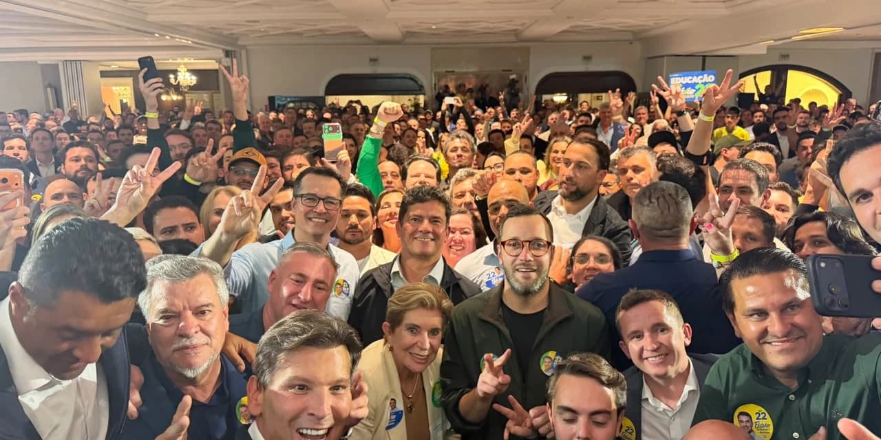 Moro reúne 230 prefeitos e quase 3 mil pessoas em evento pró-Flávio em Curitiba