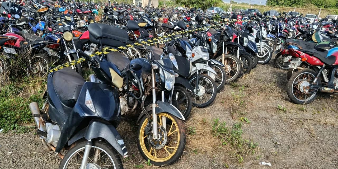 Detran-PR promove em Maringá leilão de 1.185 veículos para sucata no próximo dia 28