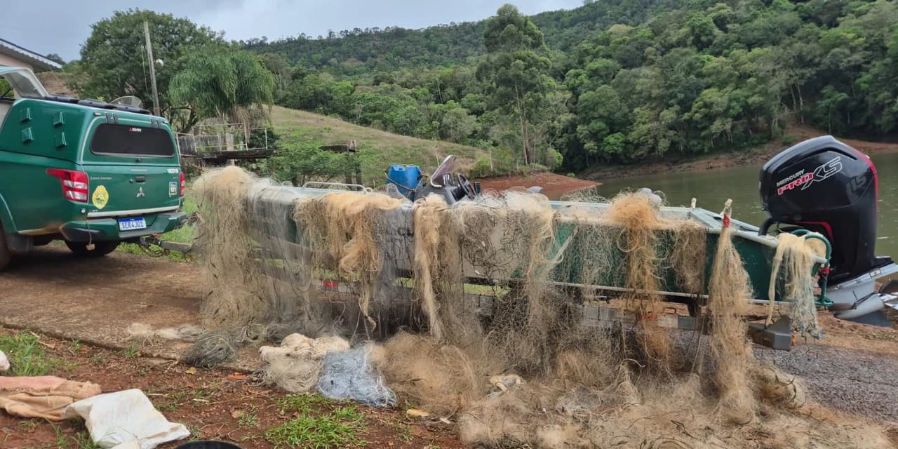 Em Pinhão Polícia ambiental apreende mais de 1160 metros de redes de pesca em represas