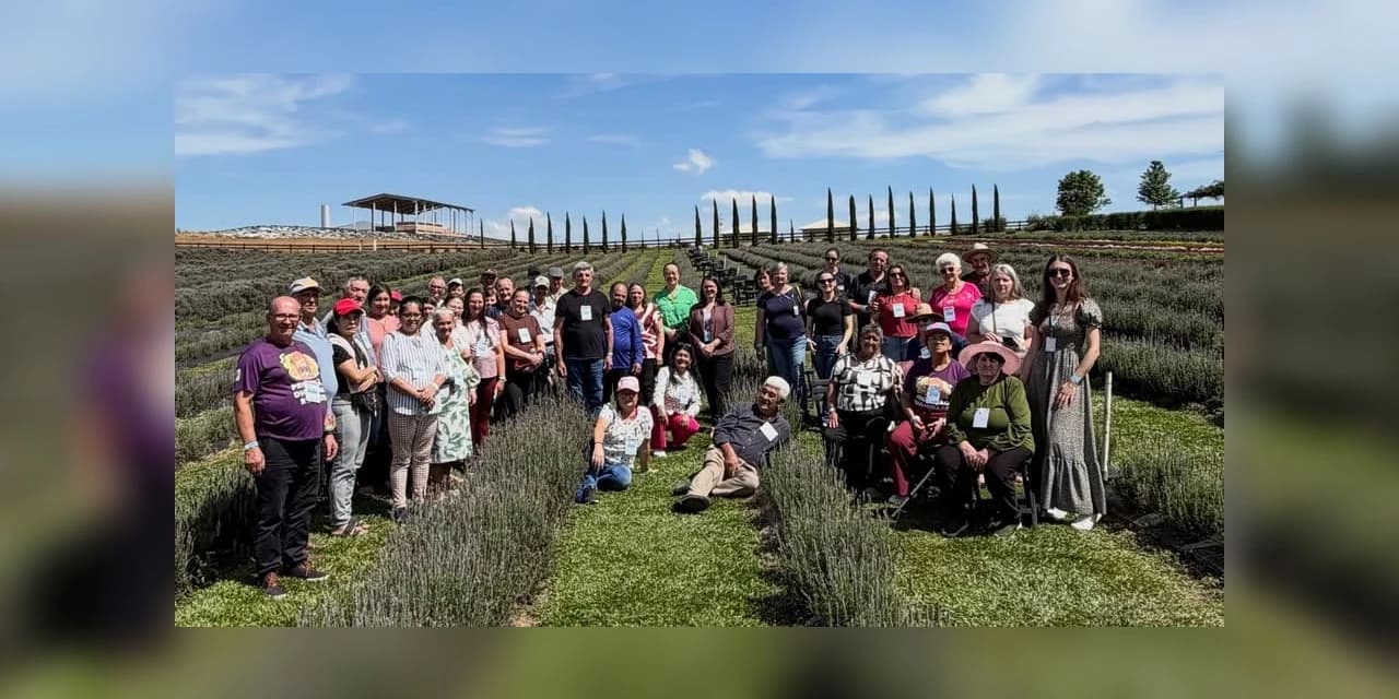Idosos de Prudentópolis vivenciam dia de cultura, turismo e lazer em Carambei pelo “Viaja +60”